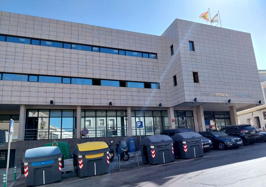Fachada de una oficina integral de la Seguridad Social